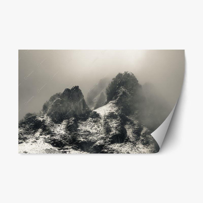 Adesivo riposizionabile panorama montano avvolto nella nebbia