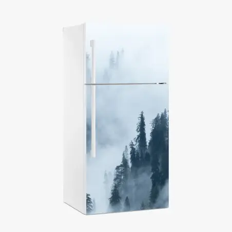 Adesivo per frigorifero foresta di conifere nella nebbia • Wallissimo®
