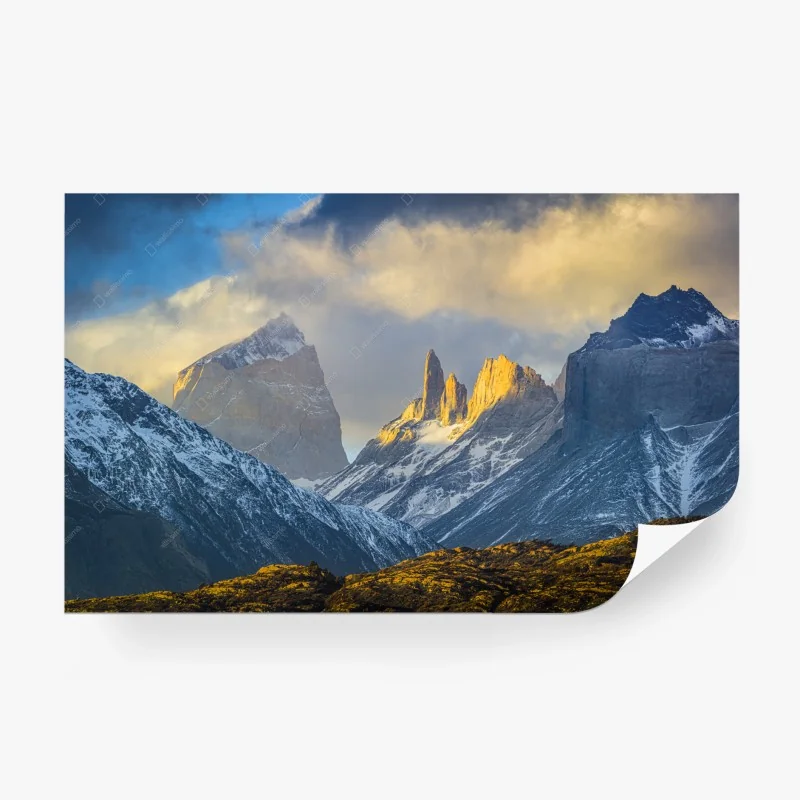 Carta da parati alba sulle cime maestose