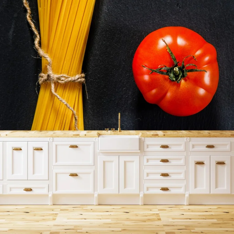 Carta da parati spaghetti e pomodoro su sfondo nero