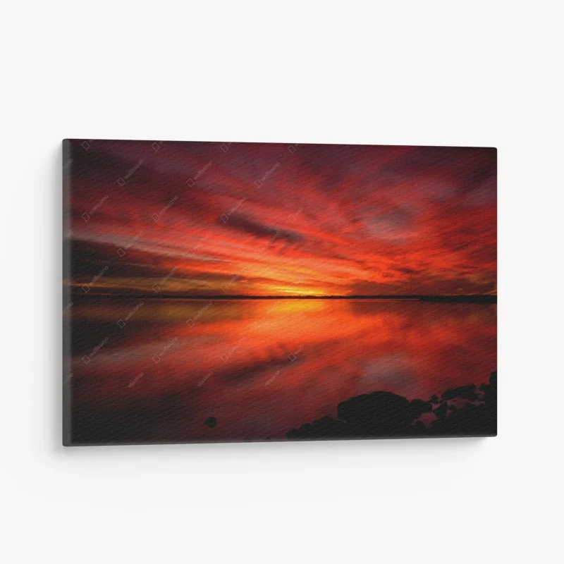 Quadro su tela tramonto infuocato sul lago