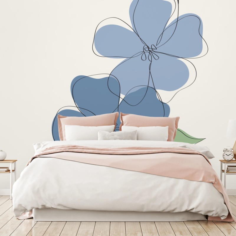 Carta da parati fiori blu minimalista su sfondo neutro