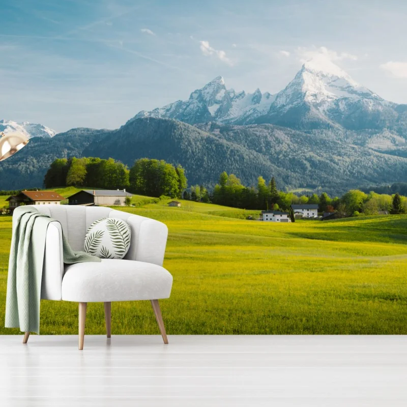Carta da parati panorama alpino primaverile con prati fioriti