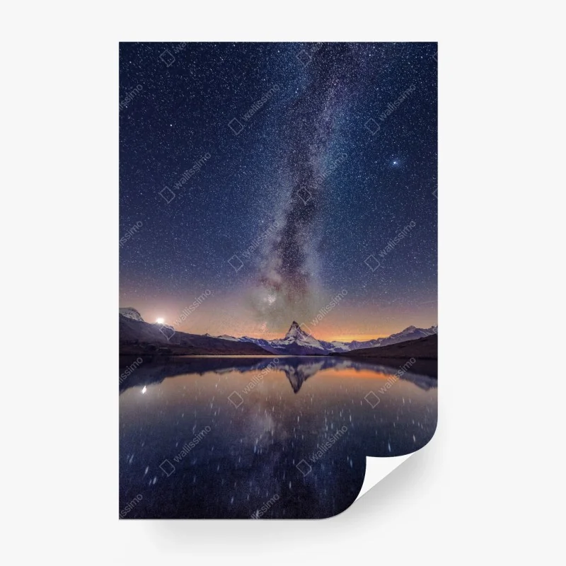 Carta da parati via lattea e montagna riflessa