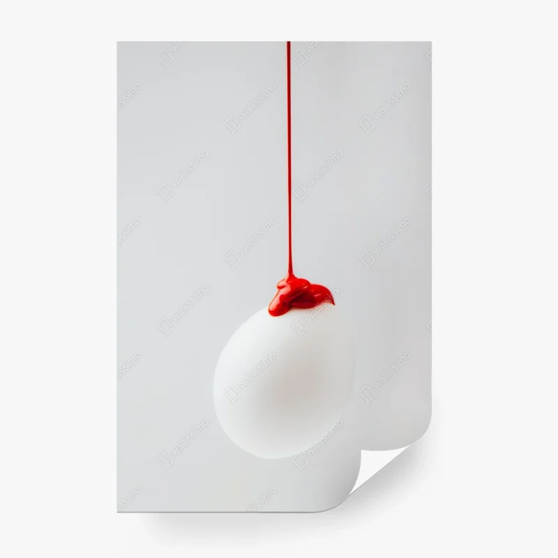 Carta da parati uovo minimalista con vernice rossa