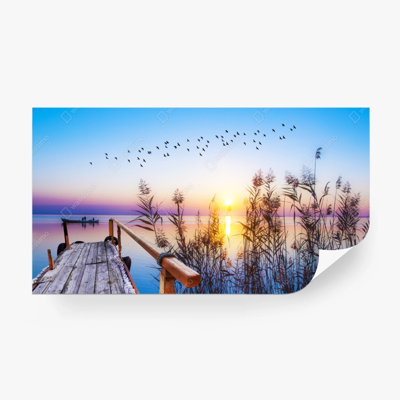Carta da parati molo all'alba: tranquillità sul lago