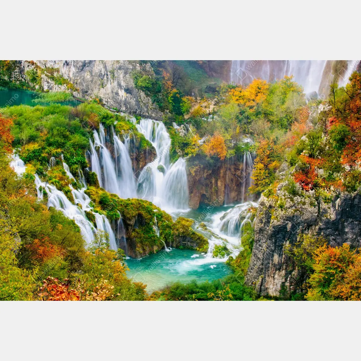 Adesivo per finestra cascate autunnali in paesaggio naturale • Wallissimo®